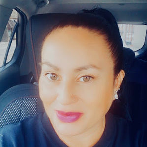 Meet your Posher, Esmeralda